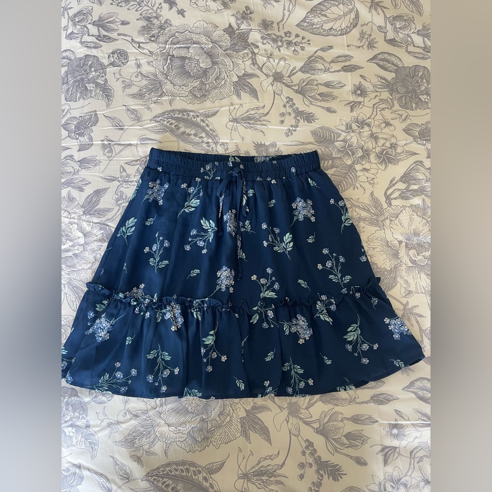 Francesca's Collections Navy Floral Mini Skirt